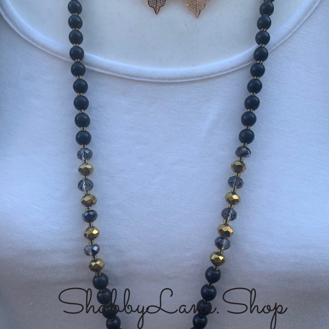 Tassel beaded necklace - black Shabby Lane