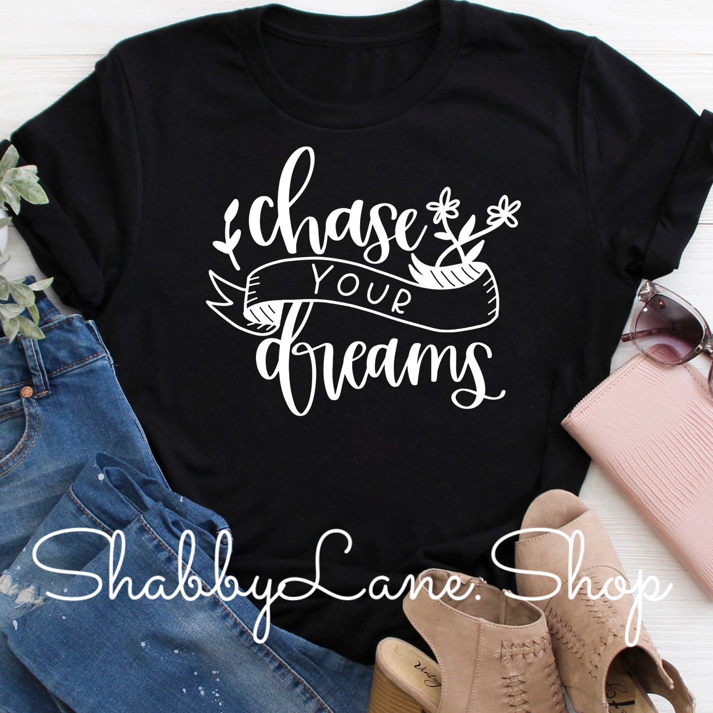 Chase your Dreams - Black tee Shabby Lane