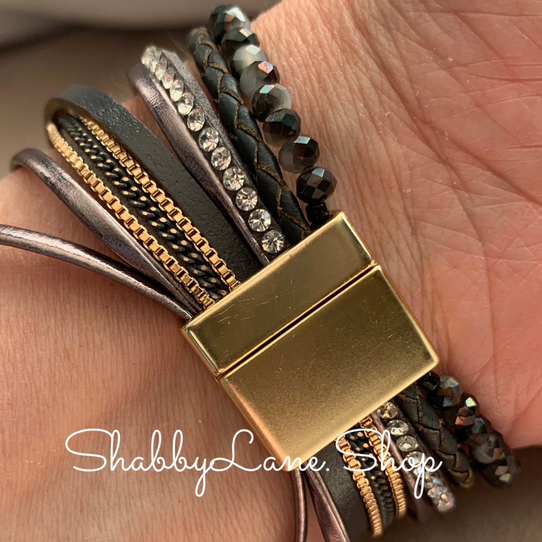 Gorgeous cross layered bracelet - gray Faux leather Shabby Lane