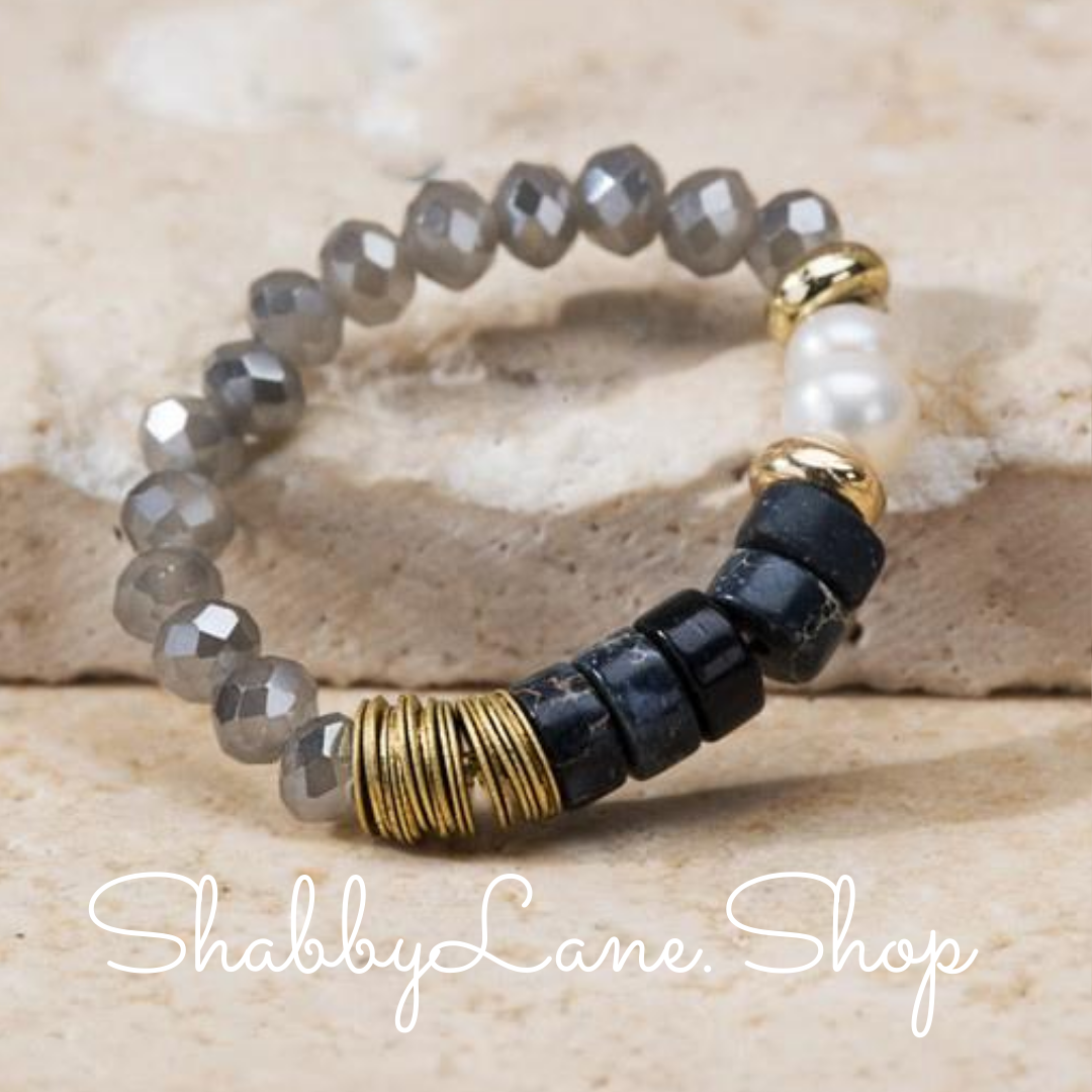 Black stretch beaded ring. Shabby Lane