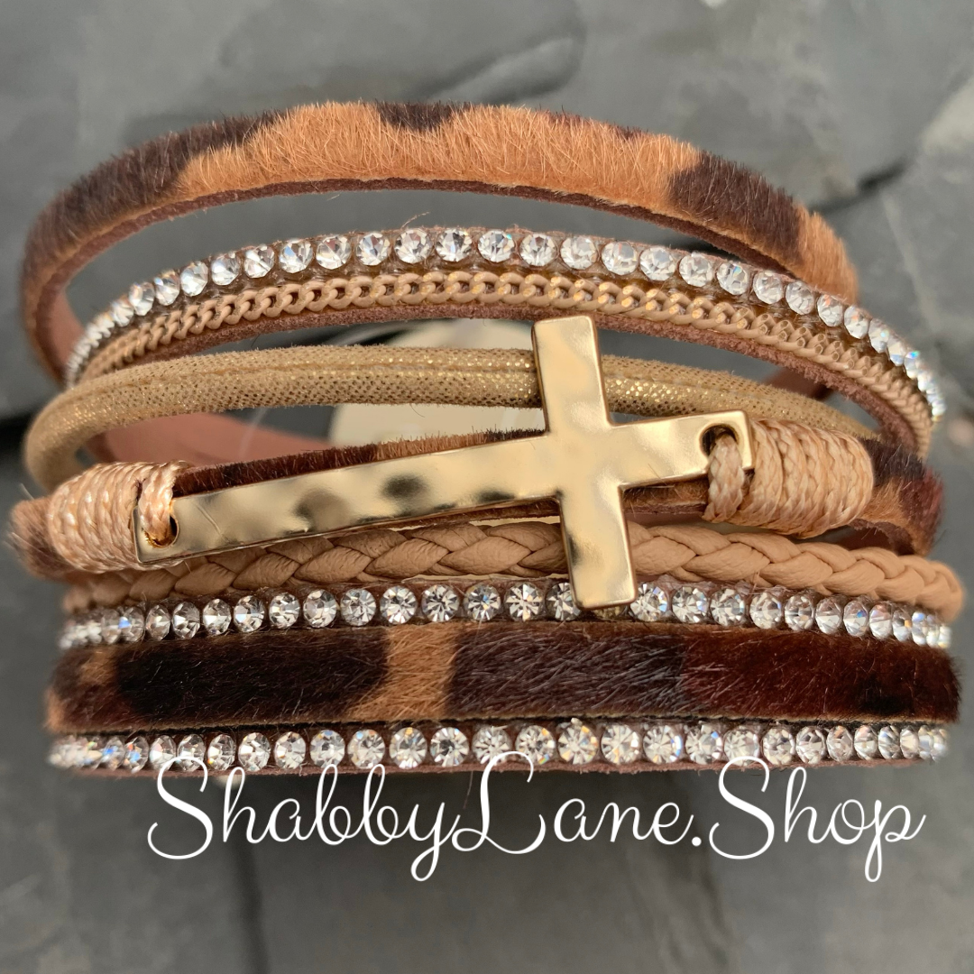 Gorgeous cross layered bracelet - brown Faux leather Shabby Lane