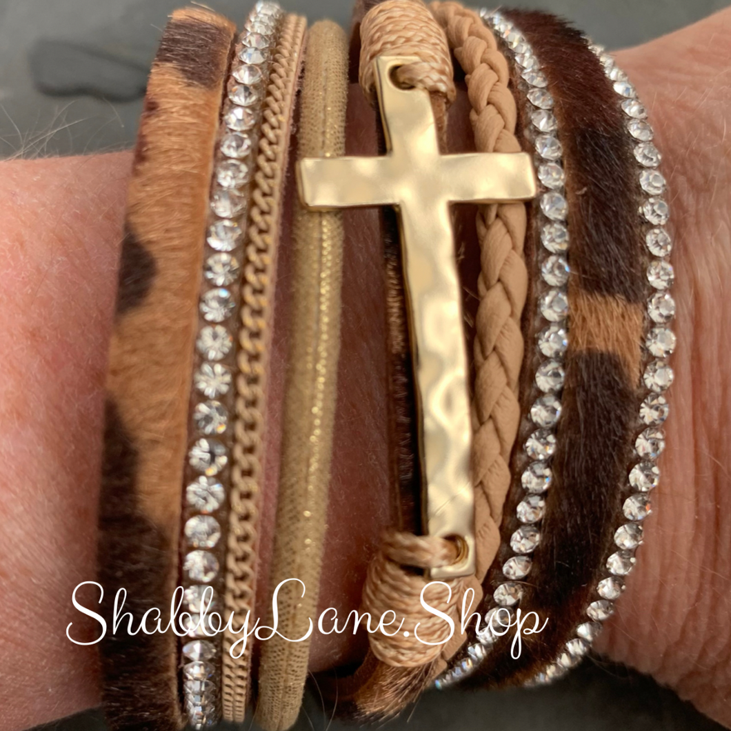 Gorgeous cross layered bracelet - brown Faux leather Shabby Lane   
