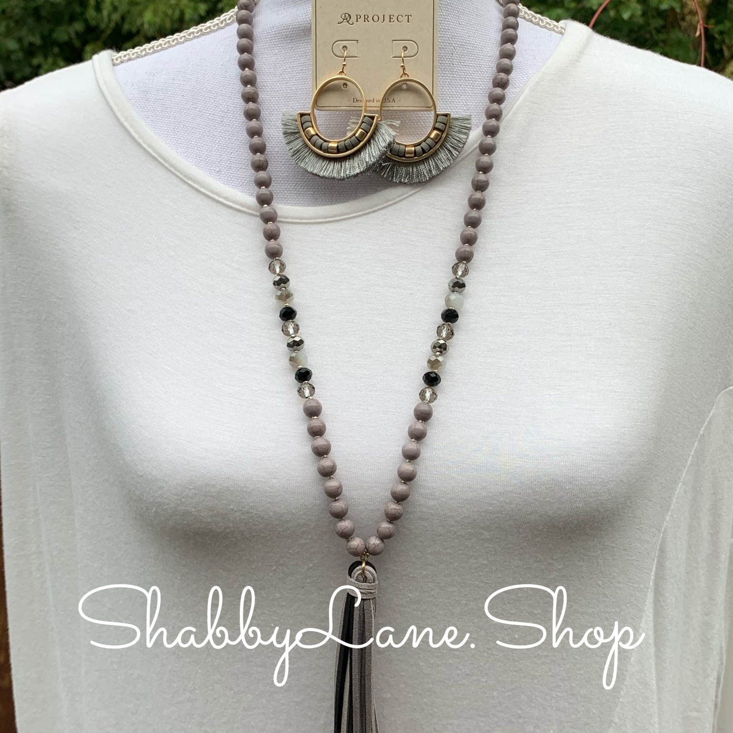 Tassel beaded necklace - gray  Shabby Lane   