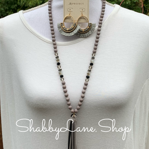 Tassel beaded necklace - gray  Shabby Lane   