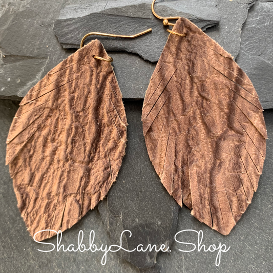 Crumpled leather fringe earrings - brown  Shabby Lane   