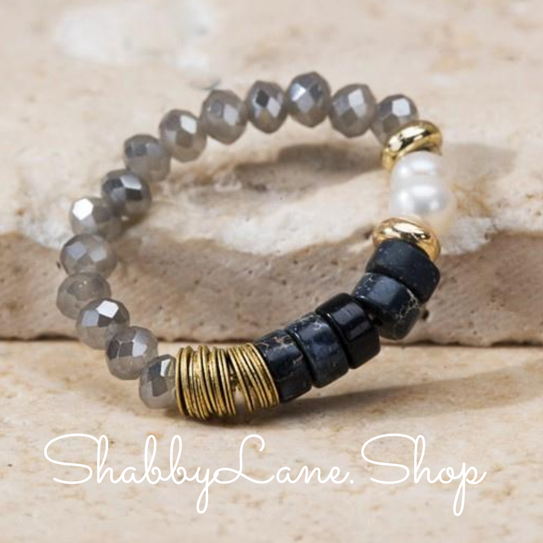 Black stretch beaded ring.  Shabby Lane   