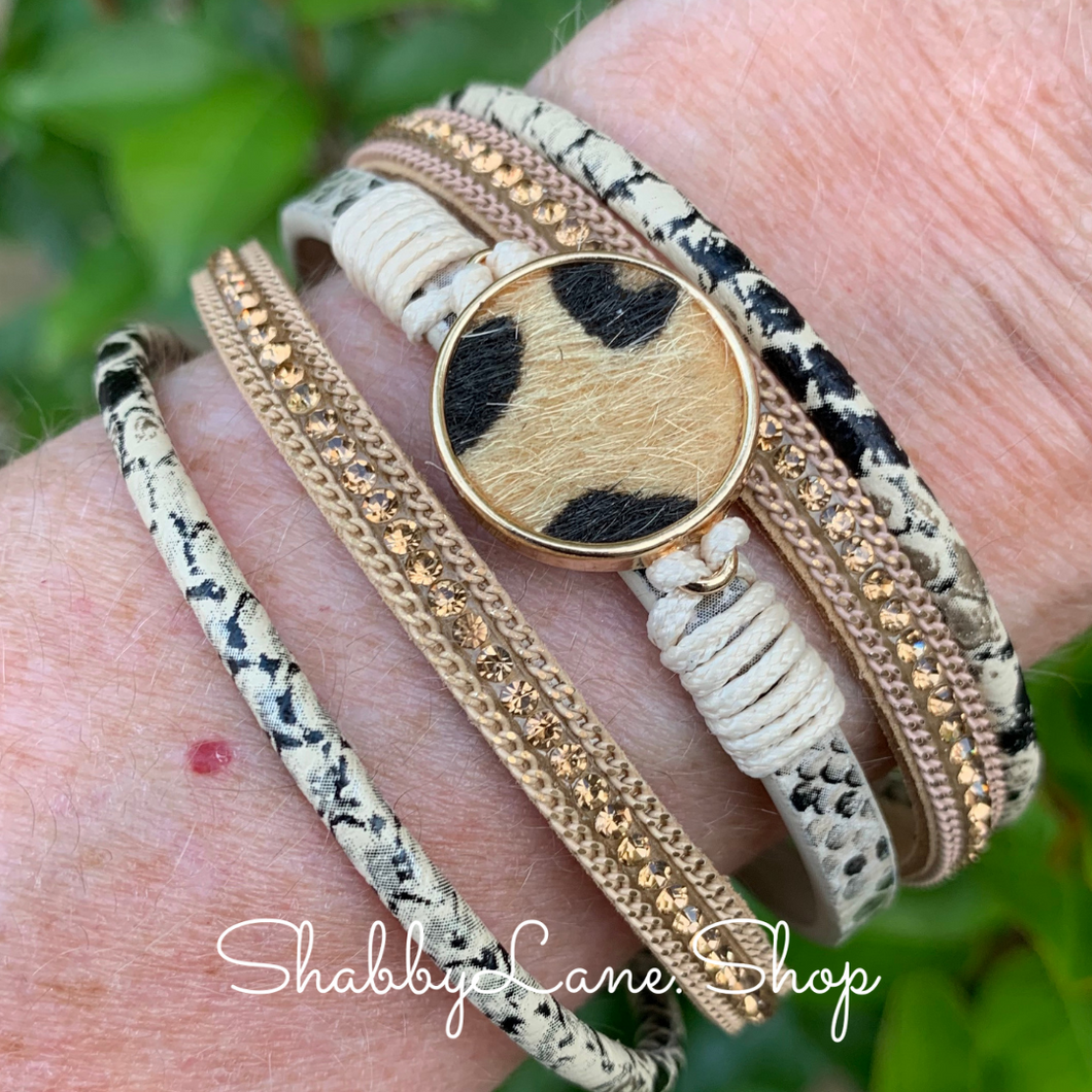Gorgeous layered bracelet - tan Faux leather Shabby Lane   