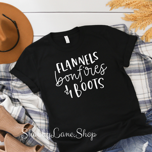 Flannels Bonfires and boots - T-shirt Black tee Shabby Lane   