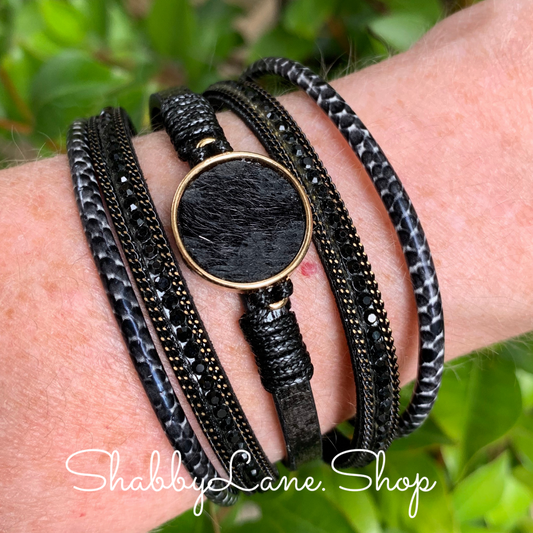 Gorgeous layered bracelet - black 2 Faux leather Shabby Lane   