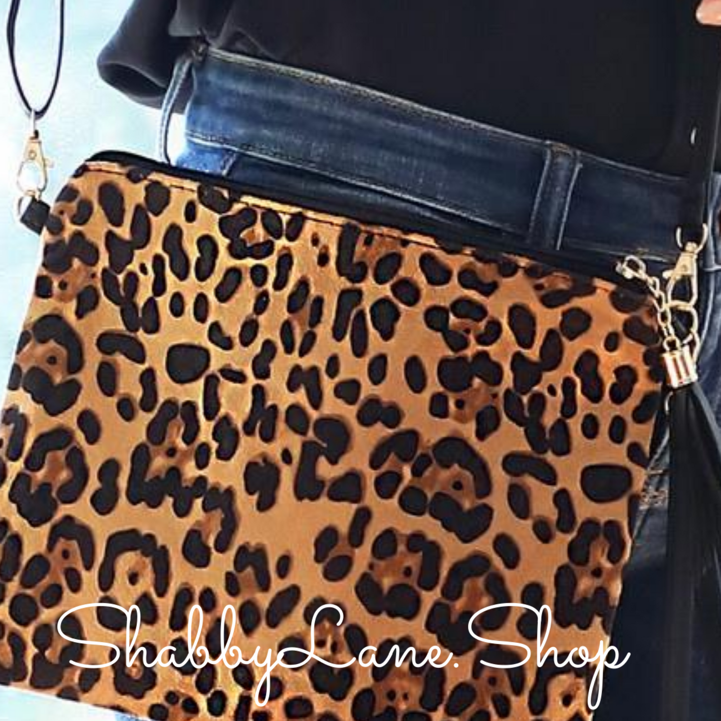 Leopard crossbody/wristlet  Shabby Lane   